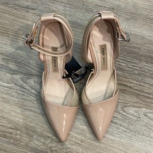 Pointy toe, nude patent pumps. Size 6.5